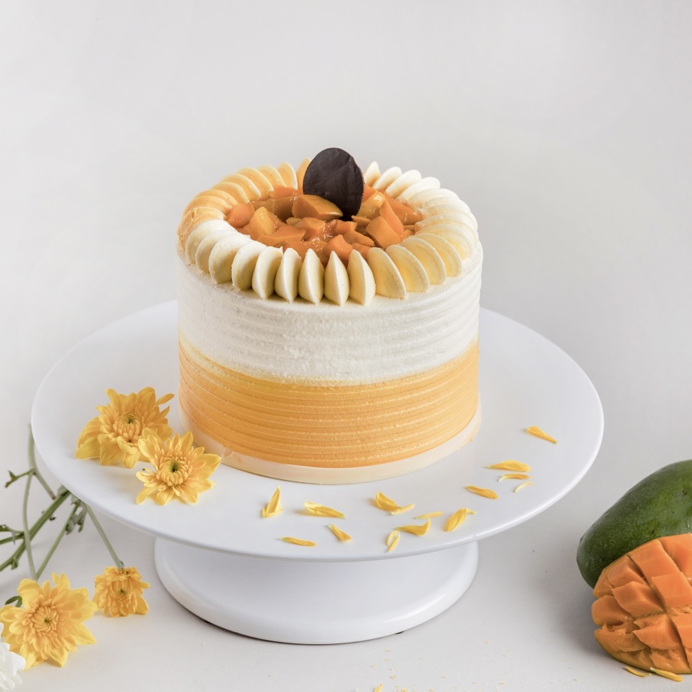 Creamy Mango and Passion Cake (1kg)